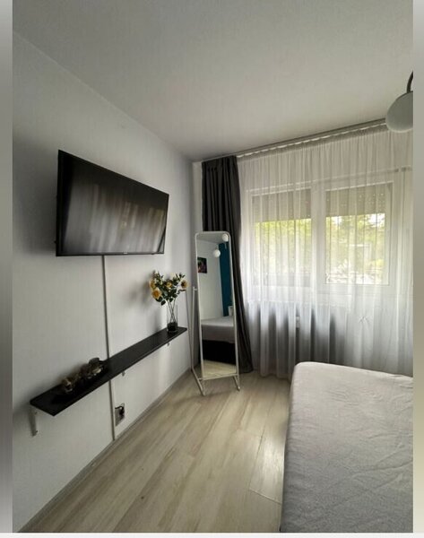 Titan, Liviu Rebreanu, UniCredit Bank, apartament 4 camere, etaj 1/4.